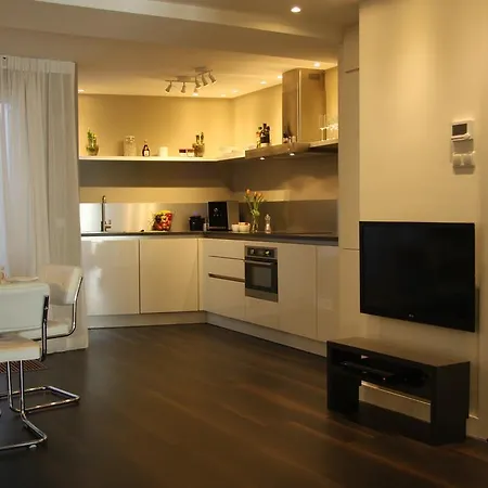 B&bケイザーズカナル 3*